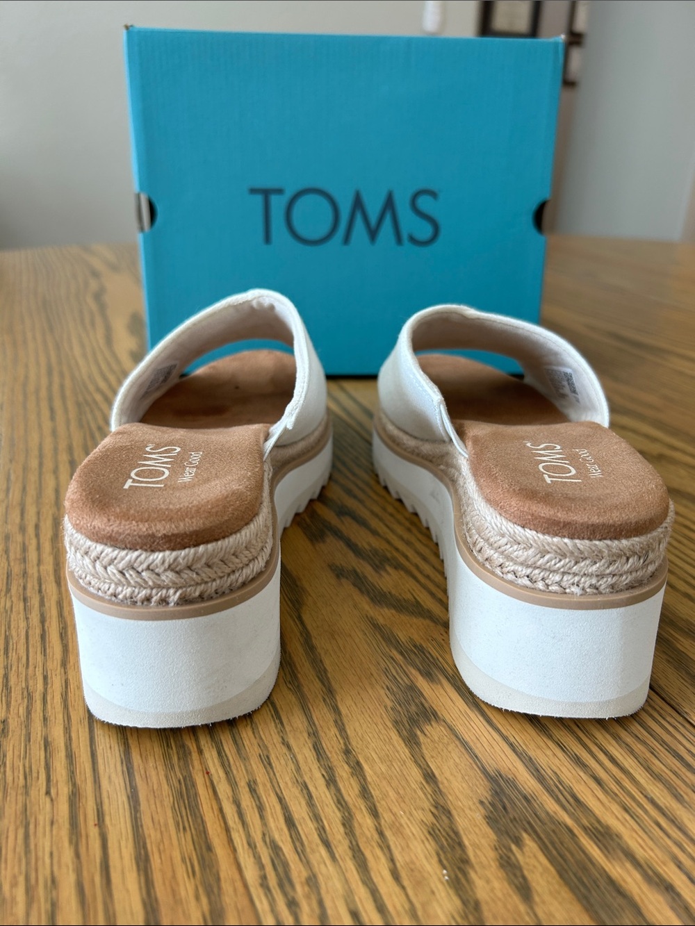 TOMS Carmen White Wedge Slip-On Sandals, size 7.5, NIB - Picture 6 of 11